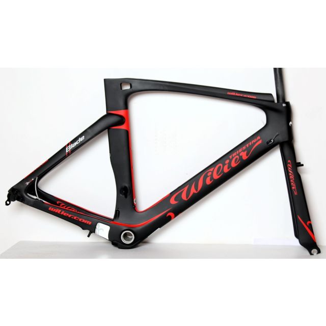 Custom tijdritfiets Wilier Blade - Mat zwart/Rood